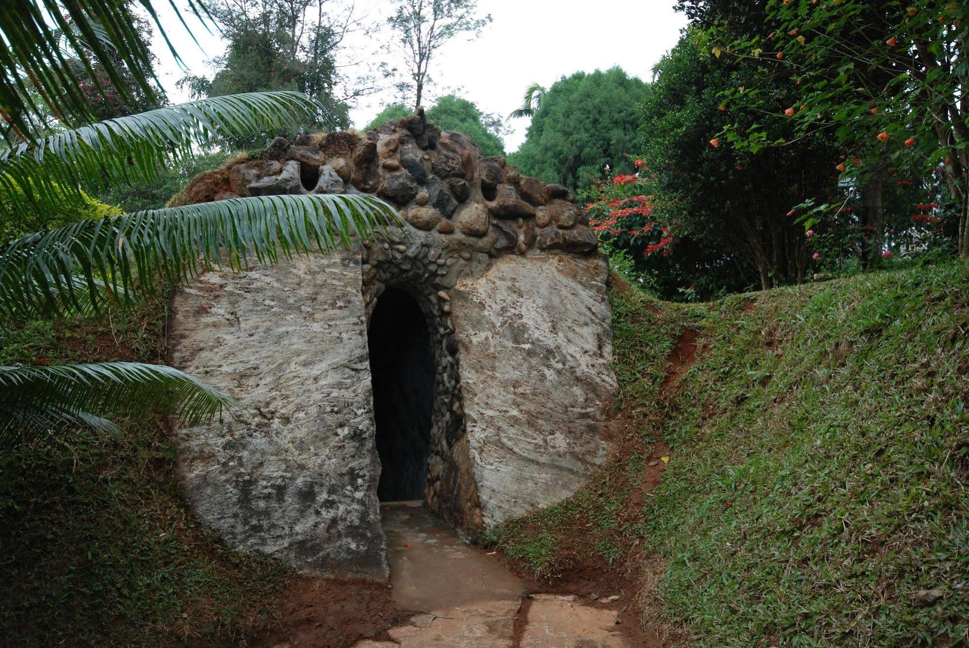 Carmelia Haven Resort Thekkady Exterior photo